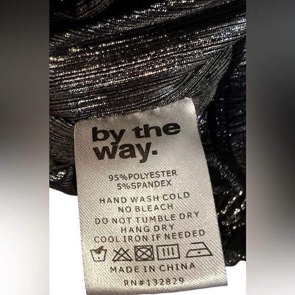 Revolve by the way Veronica Pleated Cami Top in Silver Womens Sz Small Metallic - Picture 6 of 6